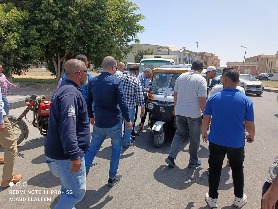 حملة مكبرة بقيادة رئيس جهاز مدينة العبور للقضاء على الاشغالات