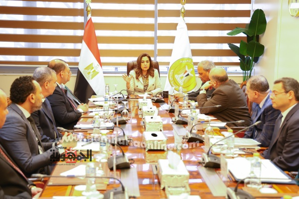 وزيرة التنمية المحلية خلال الإجتماع