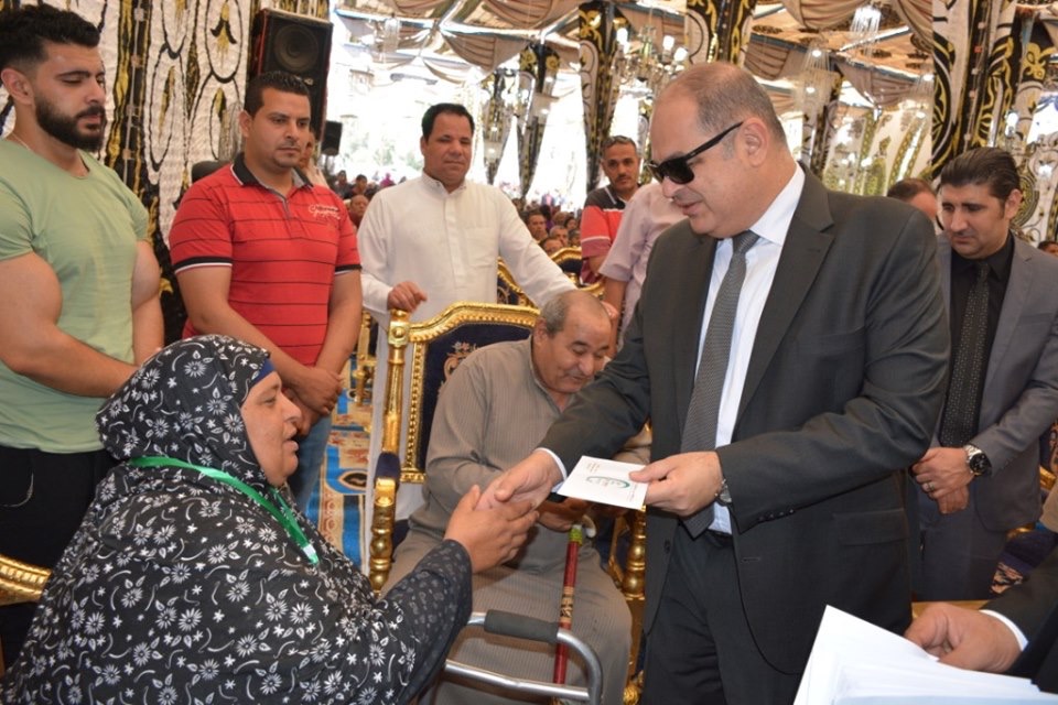 محافظ الغربية.. مساعدات تجاوزت ١,٢ مليون جنيه لقرية سلامون ضمن مبادرة حياة كريمة بالصور