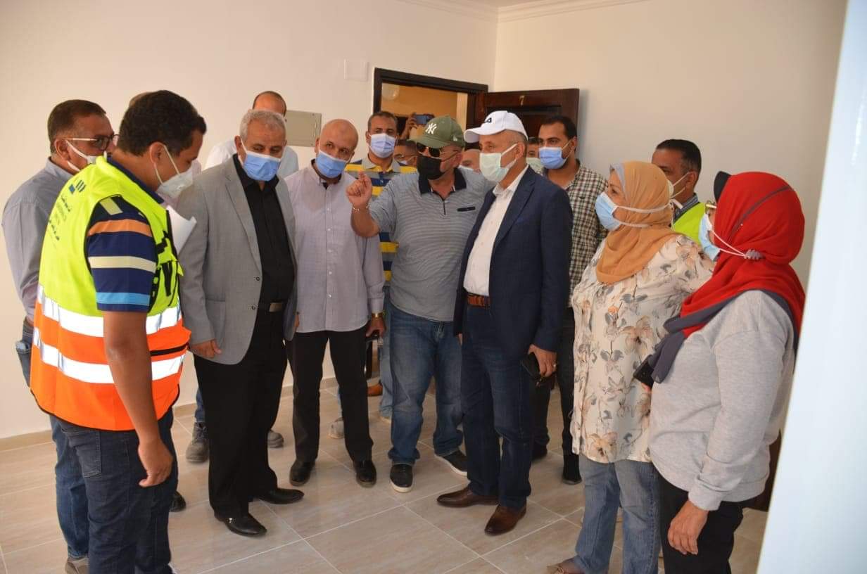 عبد المطلب يتفقد مشروعات الاسكان بالعاشر
