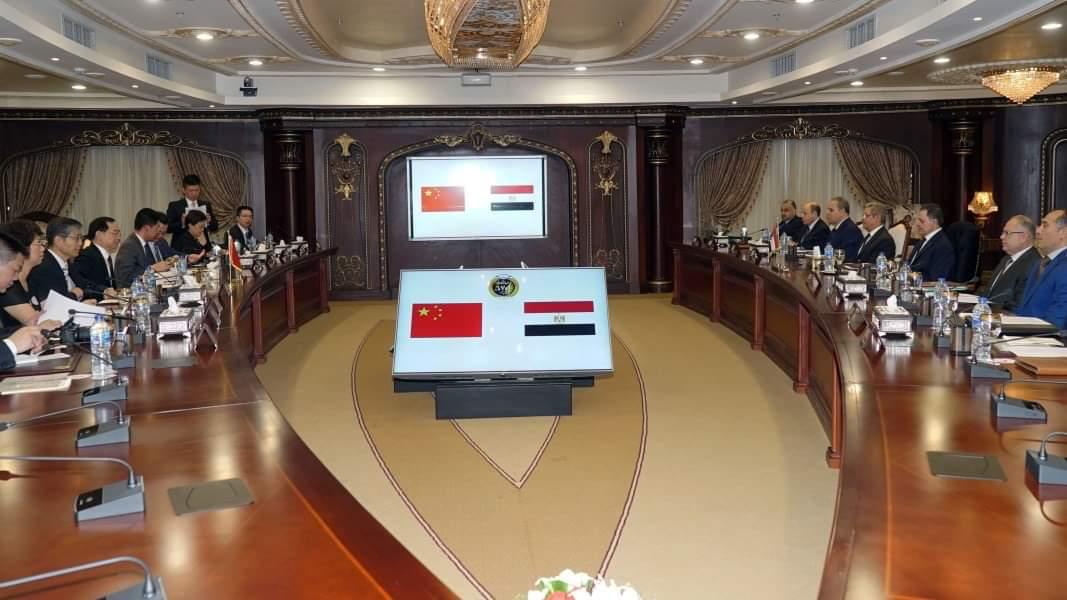 وزير الداخليه يستقبل نائب وزير الأمن العام الصينى .. صور