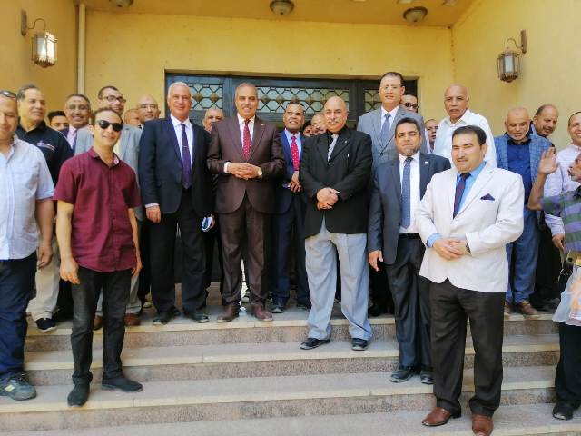 رئيس جامعة الأزهر يتفقد لجان امتحانات كليات الهندسة الزراعية والزراعة 