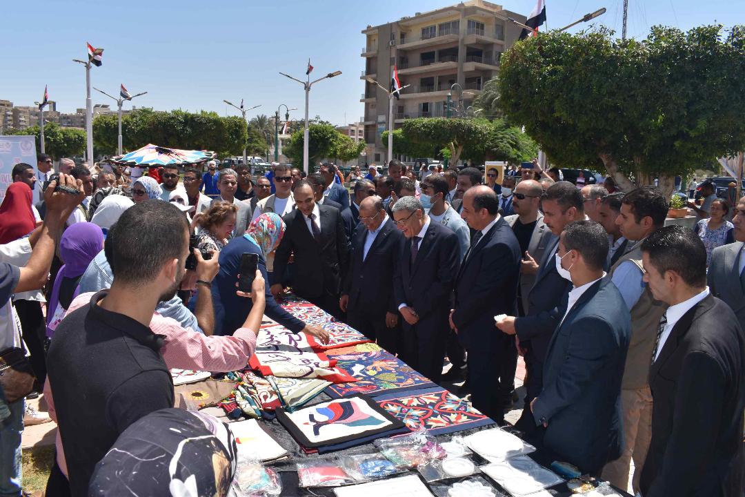 وزير التنمية المحلية فى المنيا :دعم إحياء الحرف التراثية واليدوية التى تتميز بها المحافظات