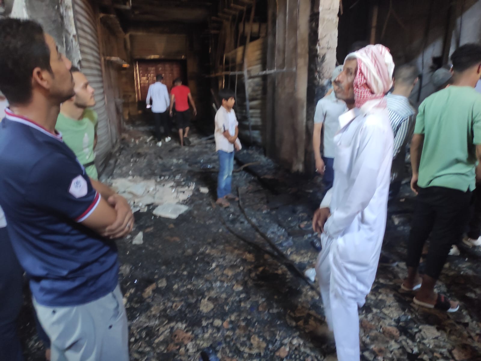 حريق هائل باحد المولات التجارية بمدينة مرسي مطروح 