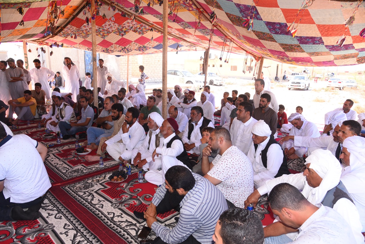شعيب يستمع لمطالب اهالي ابو لهو البحرية بمطروح 