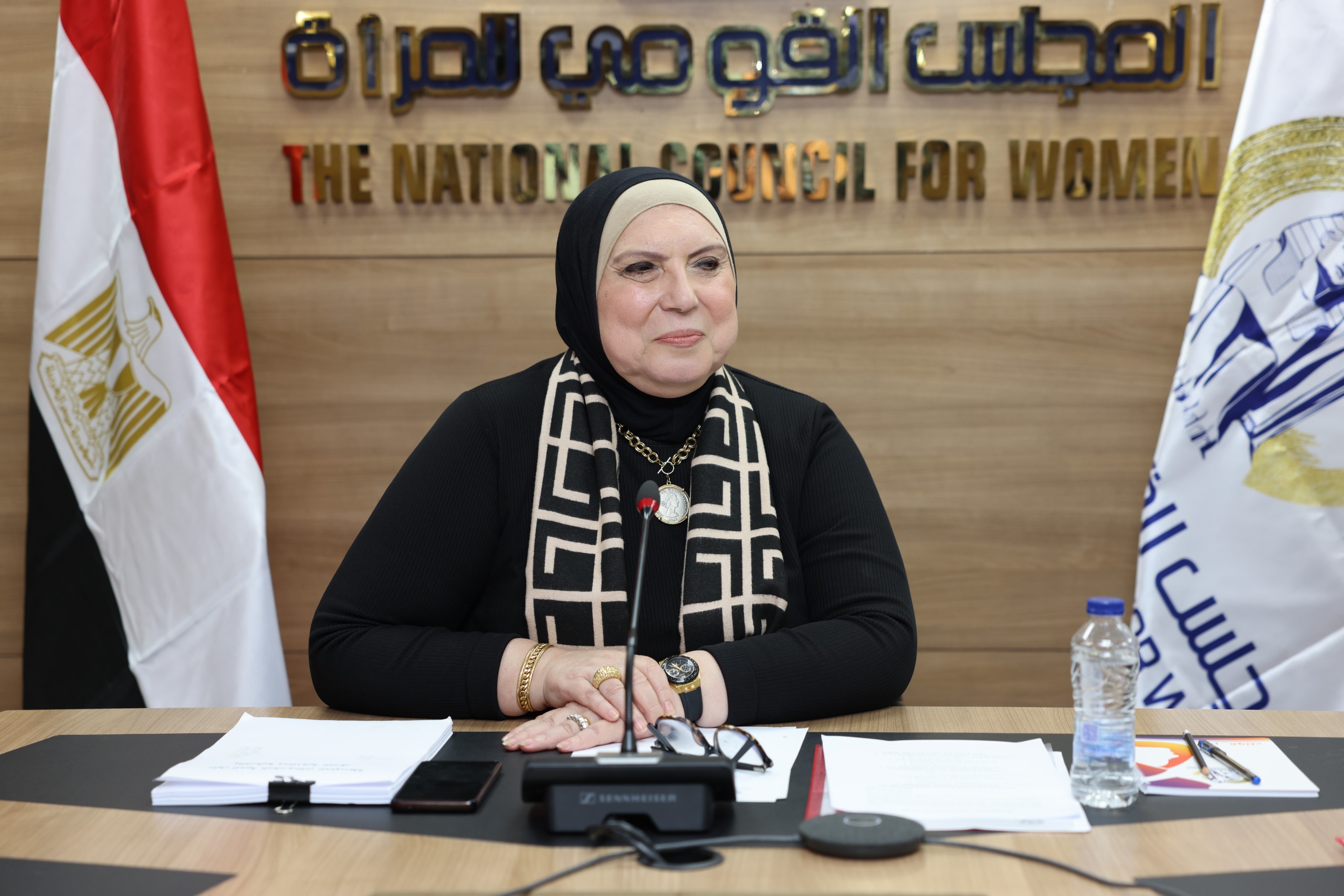 نيفين جامع