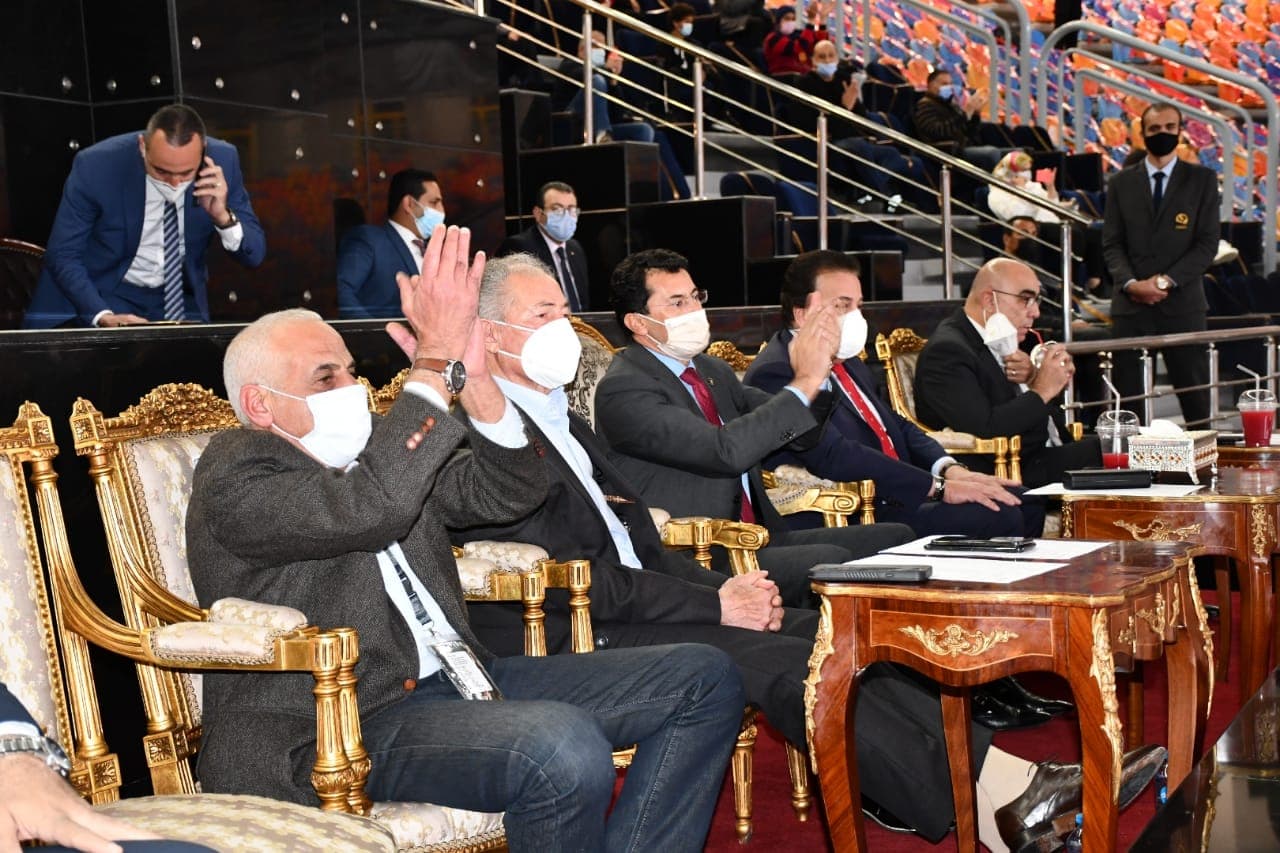 وزير الرياضة يشهد مباراة مصر والدنمارك بدور الـ 8 فى مونديال اليد