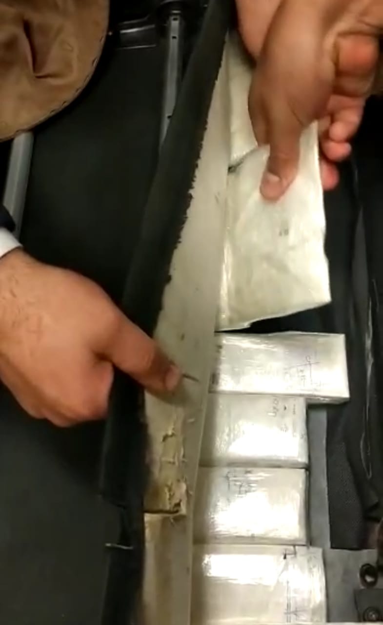 جمارك المطار تحبط تهريب كمية كبيرة من مستلزمات العمليات الطبية والخيوط الجراحية 