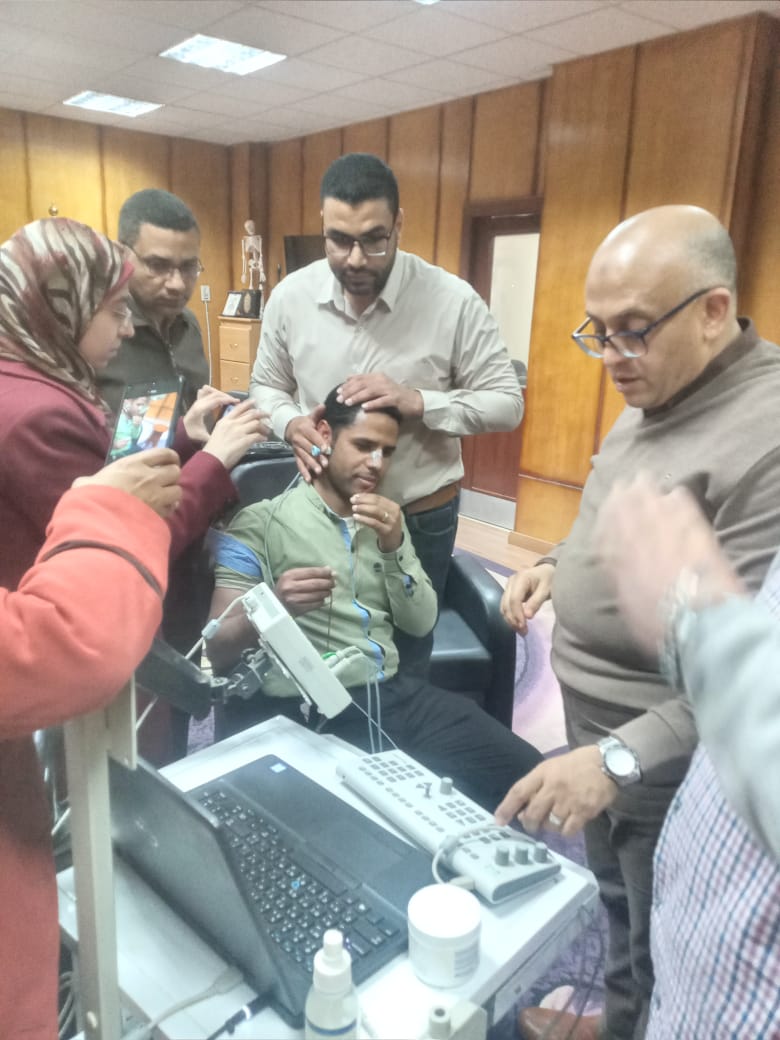 ختام ورشة كلية العلاج الطبيعي بجامعة جنوب الوادى ..صور           