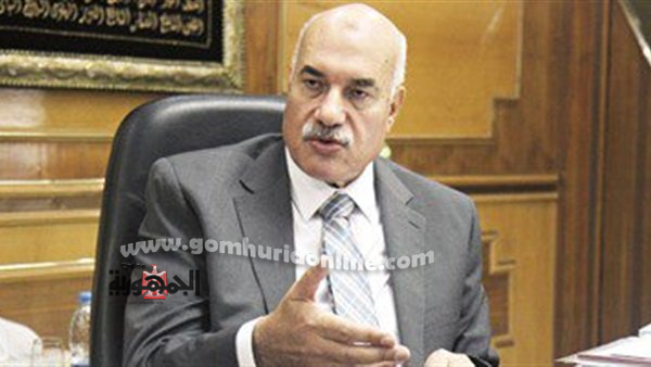  الدكتور احمد مصطفى، رئيس الشركة القابضة  للغزل والنسيج