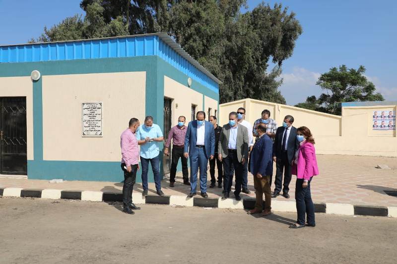 محافظ المنوفية  يتفقد محطة رفع كفر العامرة و مدرسة برهيم الاعدادية و الموقف النموذجى الجديد بمدخل مدينة منوف .. صور 