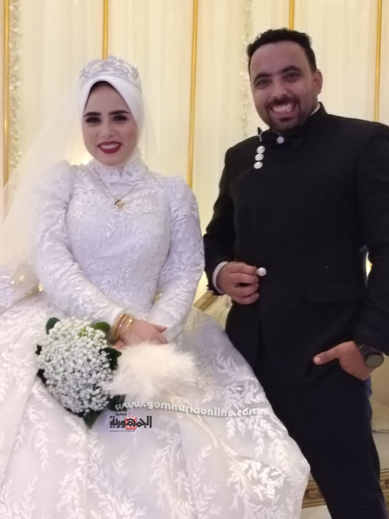 الف مبروك بمناسبة الزفاف السعيد