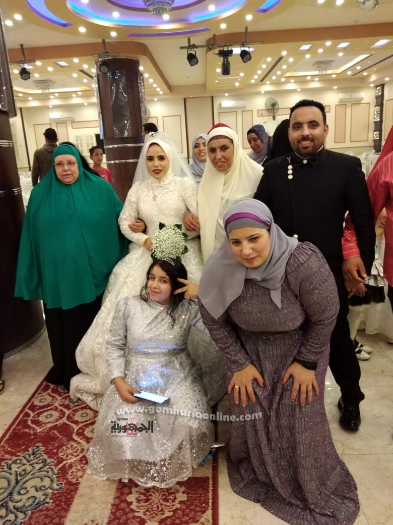 الف مبروك بمناسبة الزفاف السعيد