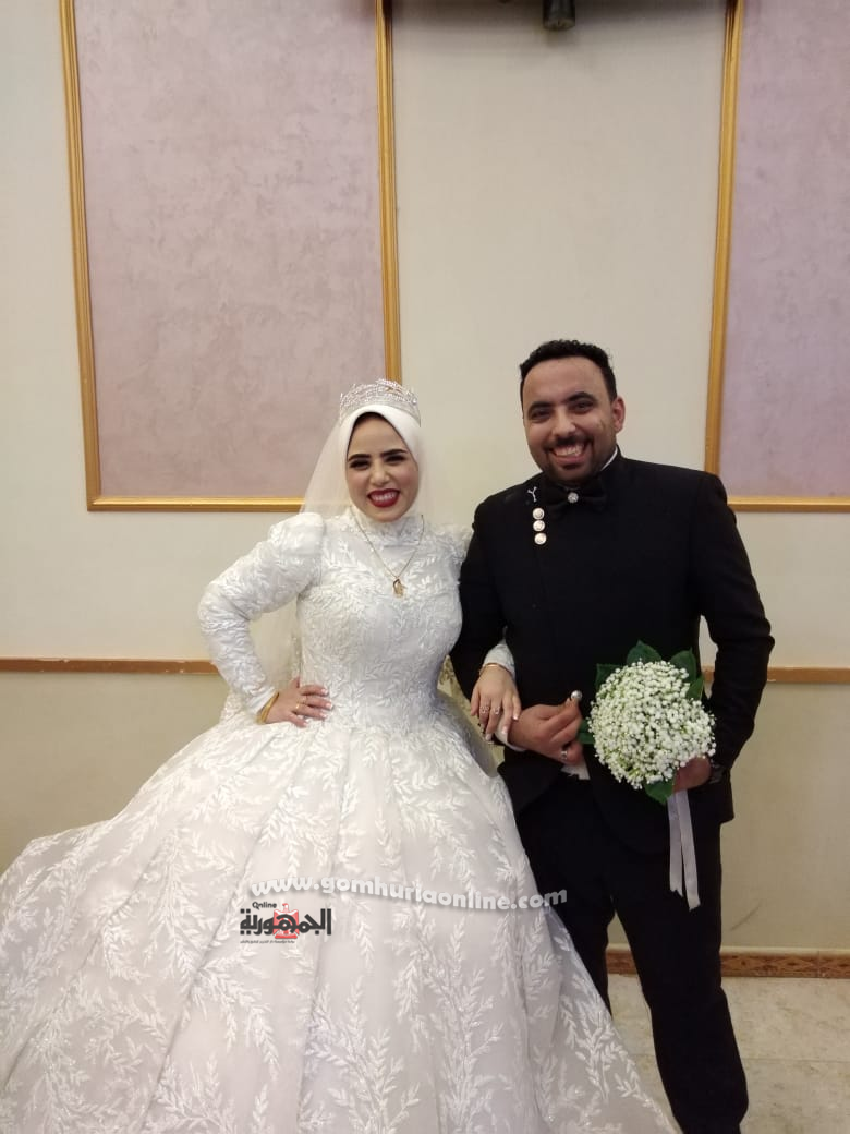 الف مبروك بمناسبة الزفاف السعيد