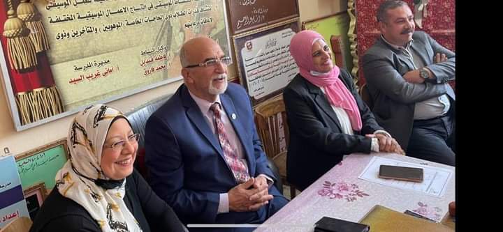 مدير تعليم بنها يشهد بطولة السباحة للمرحلة الاعدادية على مستوى الادارة   