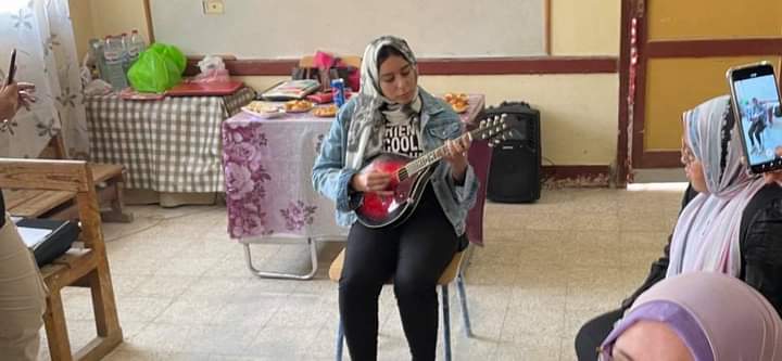 مدير تعليم بنها يشهد بطولة السباحة للمرحلة الاعدادية على مستوى الادارة   