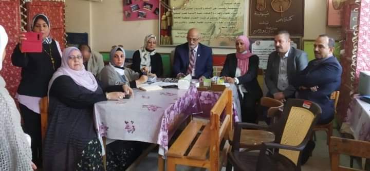 مدير تعليم بنها يشهد بطولة السباحة للمرحلة الاعدادية على مستوى الادارة   