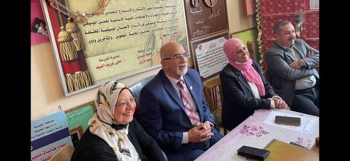 مدير تعليم بنها يشهد بطولة السباحة للمرحلة الاعدادية على مستوى الادارة   