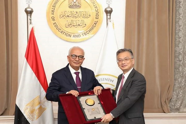 الدكتور رضا حجازى والسفير اليابانى