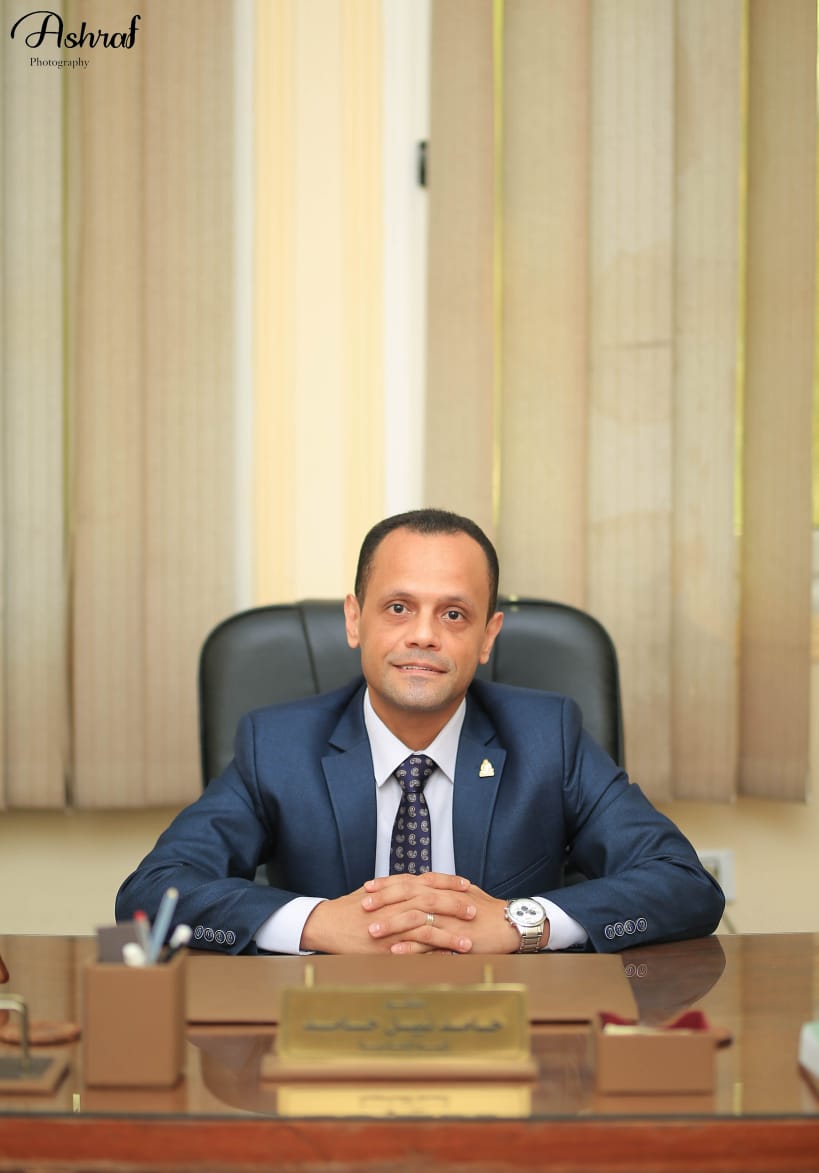 الاستاذ الدكتور حامد نبيل حامد الاستاذ بكلية التجارة جامعة المنصورة 