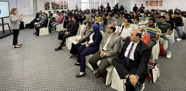 كلية الإدارة بجامعة بدر تنظم تدريب للطلاب عن الشمول المالى والتحول