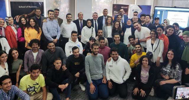 كلية الإدارة بجامعة بدر تنظم تدريب للطلاب عن الشمول المالى والتحول