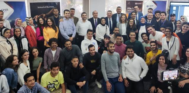 كلية الإدارة بجامعة بدر تنظم تدريب للطلاب عن الشمول المالى والتحول