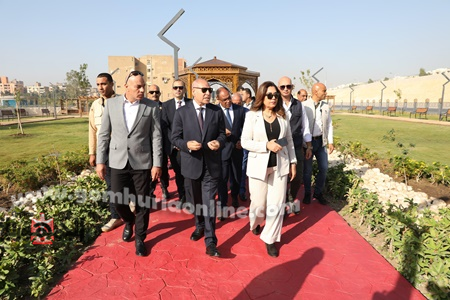 وزيرة التنمية المحلية ومحافظ القاهرة يفتتحان حديقة الفيروز بالمقطم وتطوير مشتل مصر الجديدة