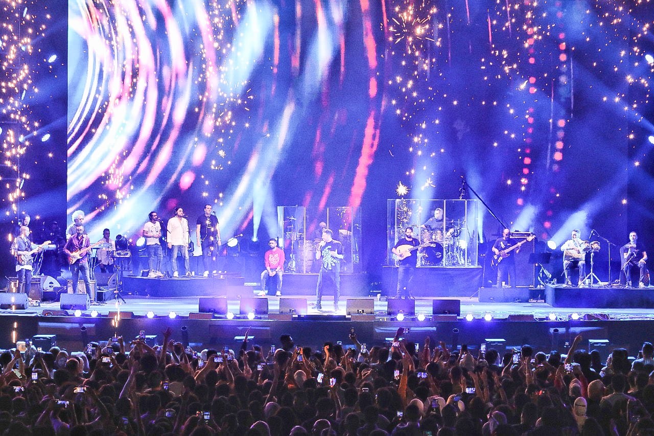 محمد حماقى يشعل اضخم حفلات 