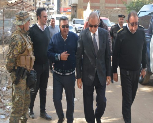 محافظ القليوبية يشهد إزالة طابقين مخالفين بمدينة بنها