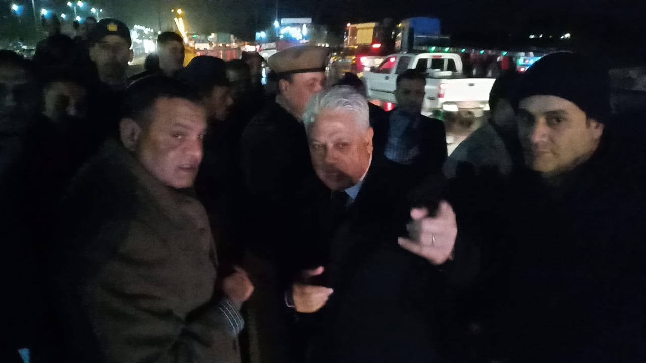 بالصور والفيديو .. فتح الطريق الزراعى بعد إزالة آثار حادث  البحيرة 