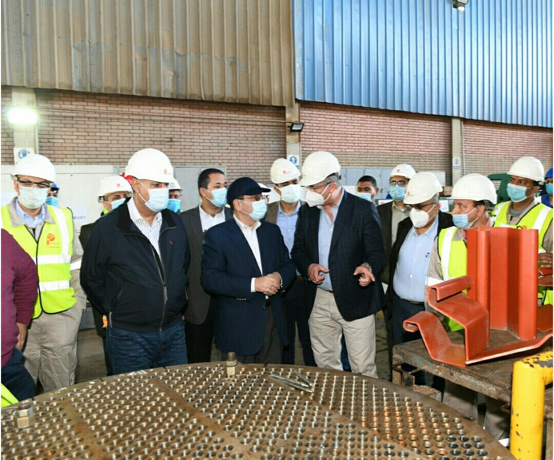 وزير البترول يتفقد مجمع ورش بتروجيت بالقطامية 