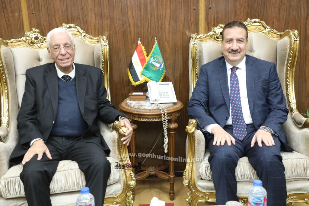 محافظ المنوفية خلال إستقباله الدكتور حسام موافى