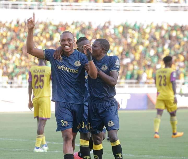 يانج افريكانز وميدياما 