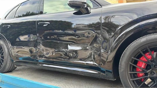 صورة سيارة نجم الأهلي بعد تعرضه لحادث سير