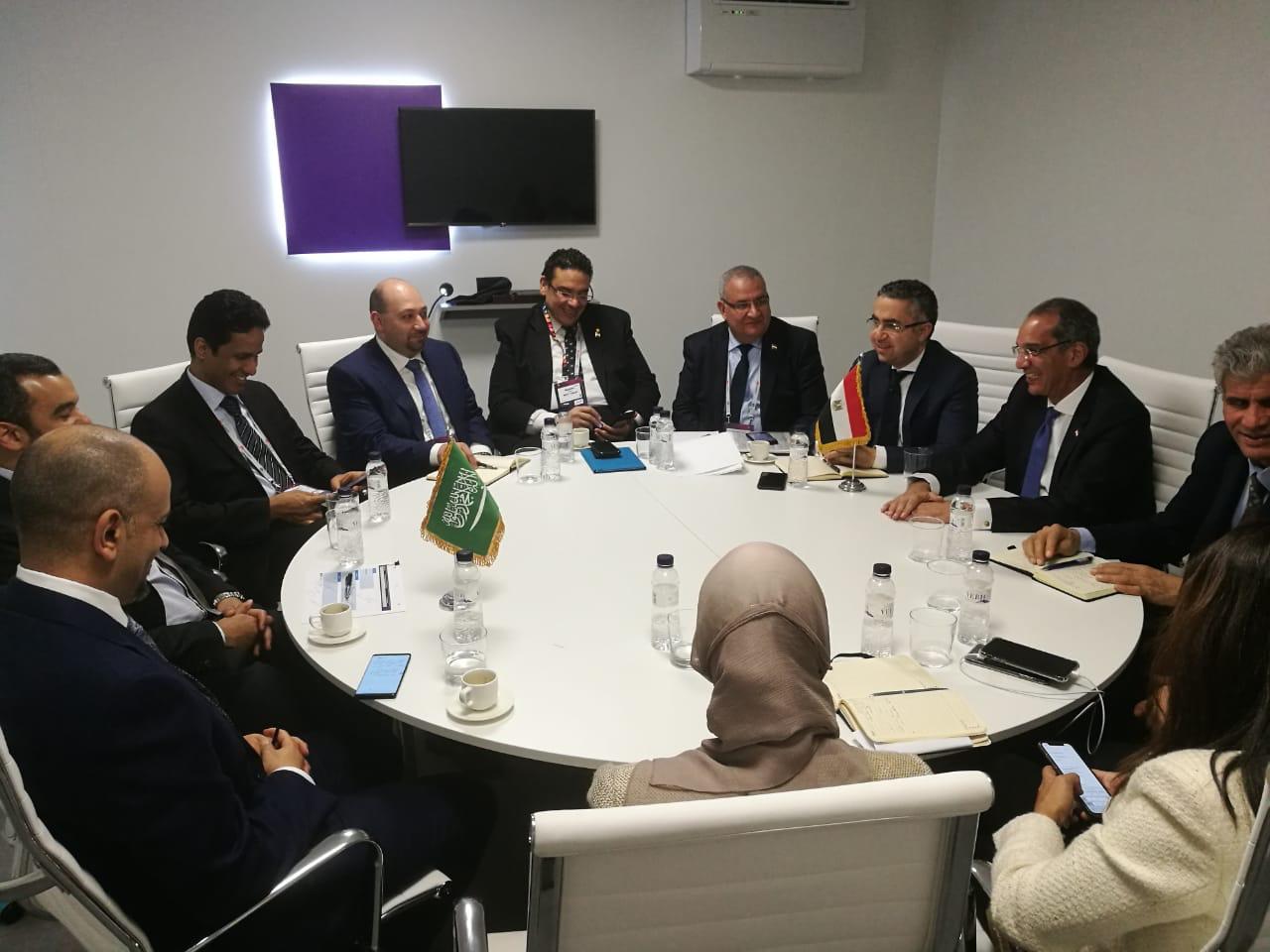 وزير الاتصالات  يلتقي نظيره السعودي للتعاون بمجال تكنولوجيا المعلومات