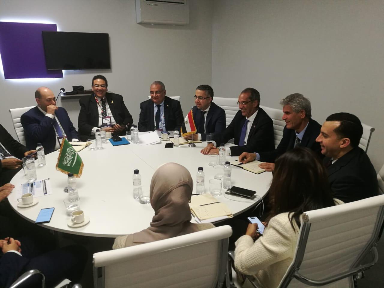 وزير الاتصالات  يلتقي نظيره السعودي للتعاون بمجال تكنولوجيا المعلومات