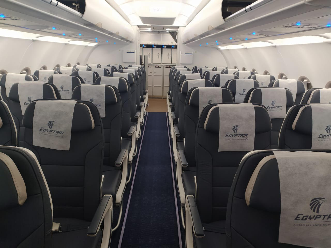 مطار القاهرة يستقبل طائرة مصرللطيران الرابعة الجديدة من طراز إيرباص A320neo 