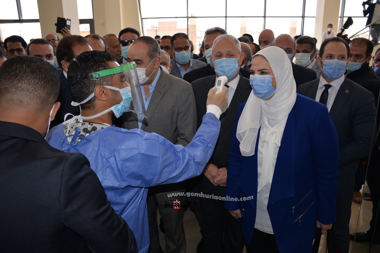 وزراء السياحة والآثار والتضامن والطيران ووكيل البرلمان افتتحوا مستشفي علاج السرطان للأطفال بالاقصر 