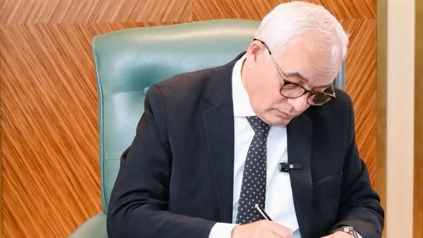 الدكتور رضا حجازى وزير التربية والتعليم