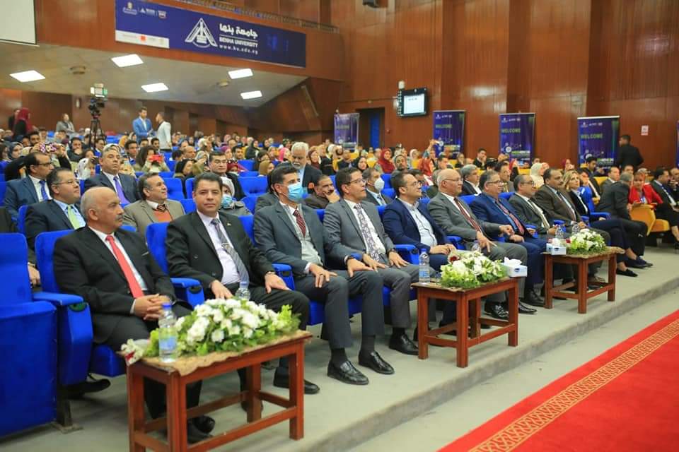 تكريم الفرق الفائزة في أول هاكاثون للمدن الذكية بجامعة بنها.. صور