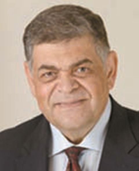 الدكتور اشرف حاتم 