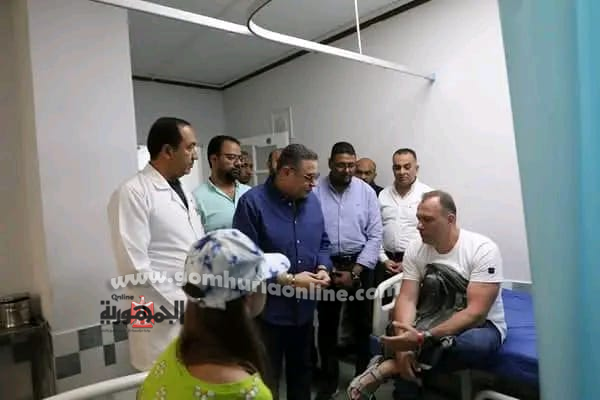محافظ البحر الاحمر يطمئن على المصابين