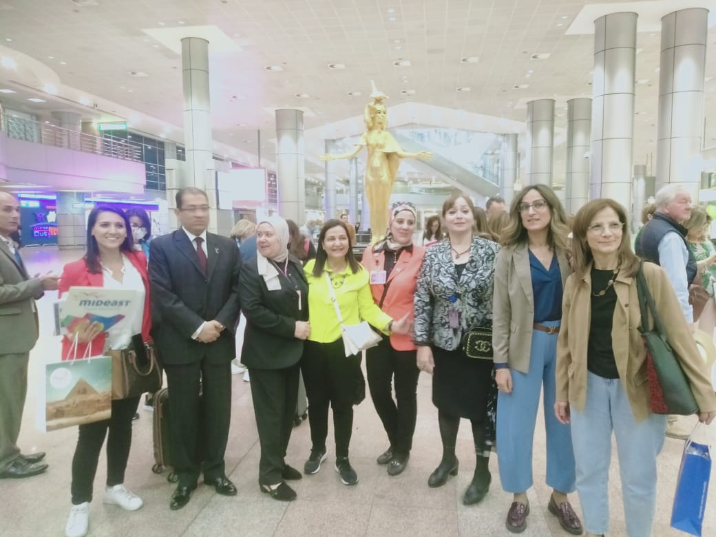 وفد نادي السيدات اليوناني يصل القاهرة لزيارة المعالم السياحية 