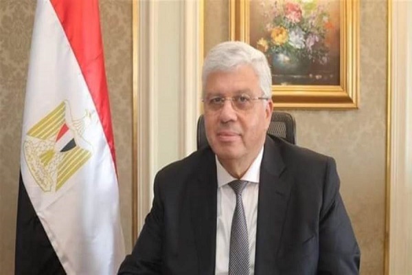 الدكتور ايمن عاشور
