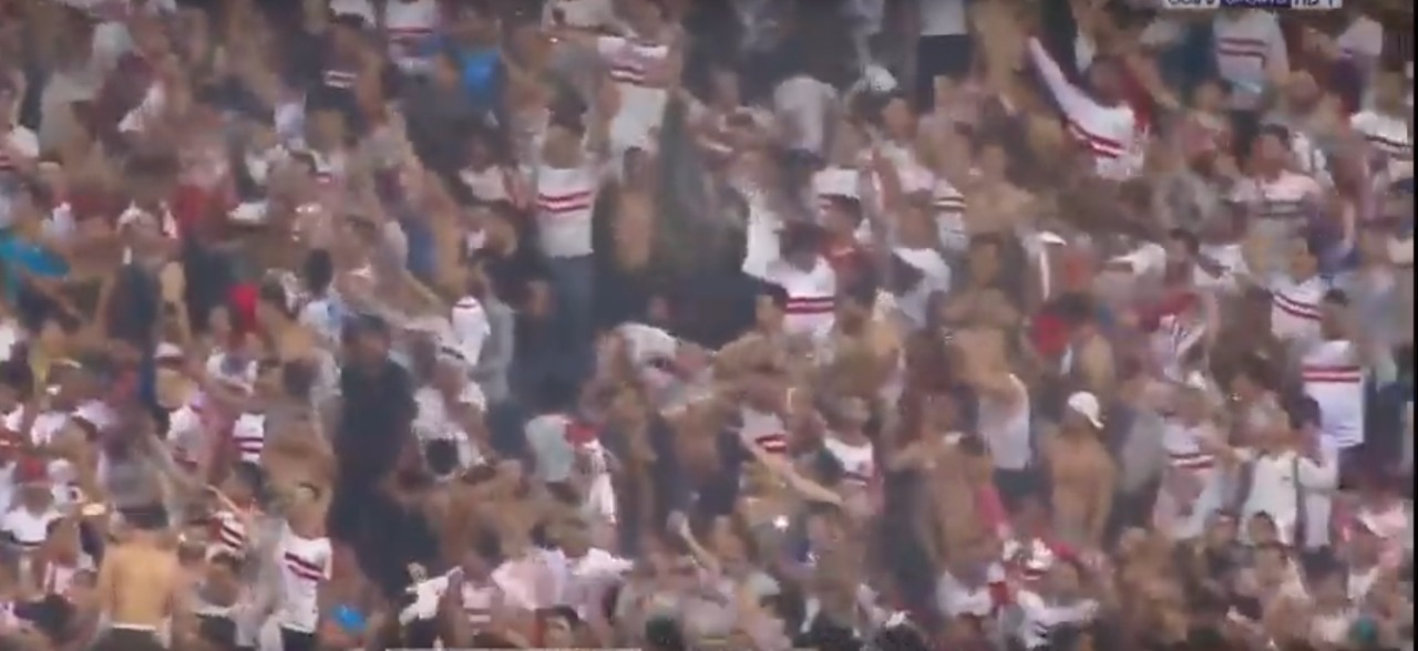 بالصور ..  فرحة عارمة بستاد برج العرب عقب تتويج الزمالك بطلا للكونفدرالية 