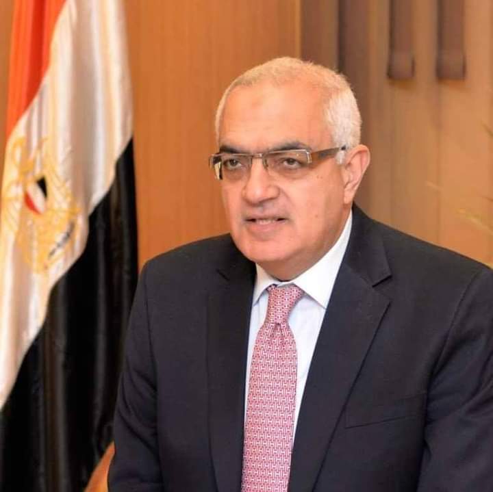 الدكتور اشرف عبدالباسط