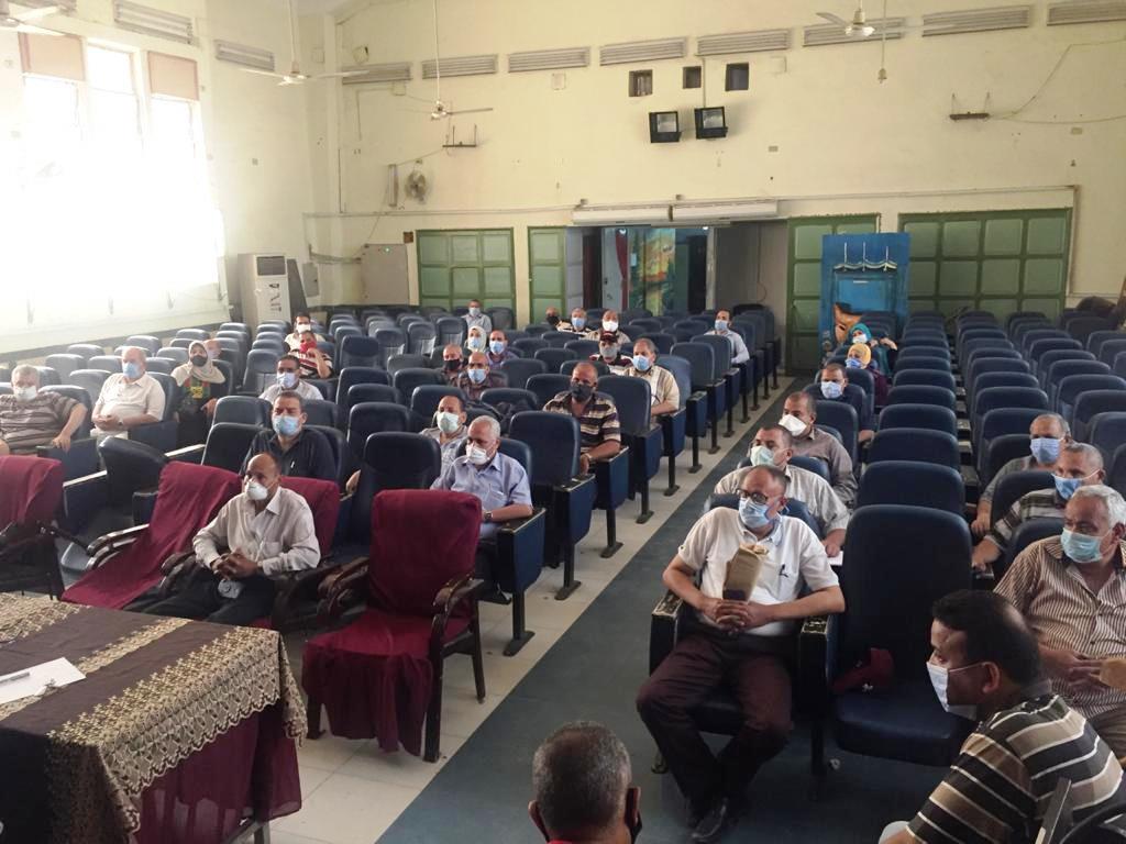 وكيل تعليم المنيا : 57 الفا يؤدون اليوم امتحانات الدبلومات الفنية 