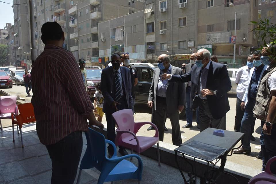  محافظ الجيزة يضبط مقهى خالف الضوابط والإجراءات الاحترازية