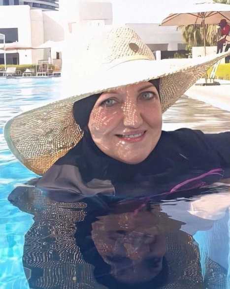 شاهد ..ياسمين الخطيب تنشر صورة لوالدتها بالبوركيني